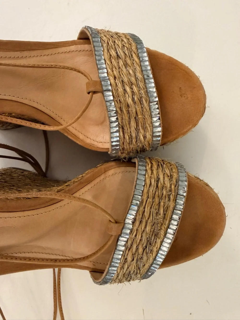 Schutz Raffia Platform Wedge Sandals Tan T Strap Size 8